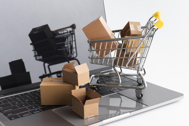 Селлеры пожаловались в ФАС: продавцы требуют защитить их от распродаж на Ozon
